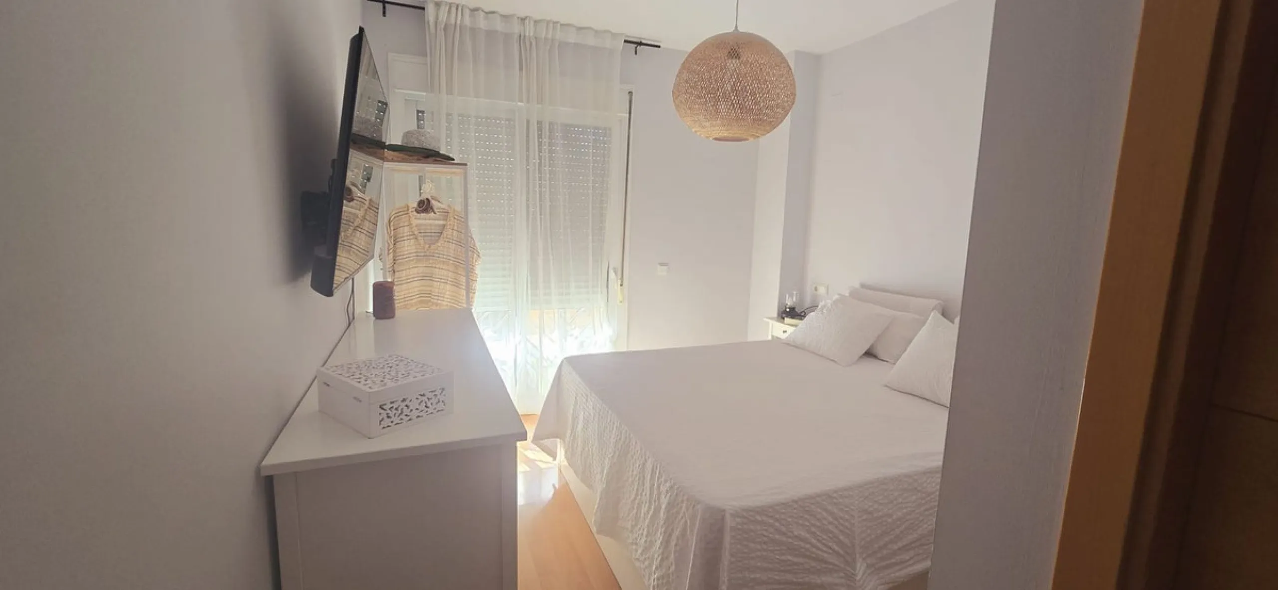 Apartment - Ground Floor Apartment в продаже в Ciudad Jardín, Málaga. В доме 2 спален и 2 ванных комнат. Площадь дома 130 м²