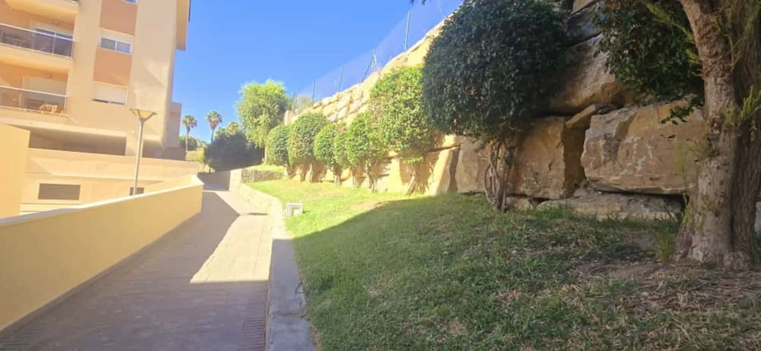 Apartment - Ground Floor Apartment в продаже в Ciudad Jardín, Málaga. В доме 2 спален и 2 ванных комнат. Площадь дома 130 м²