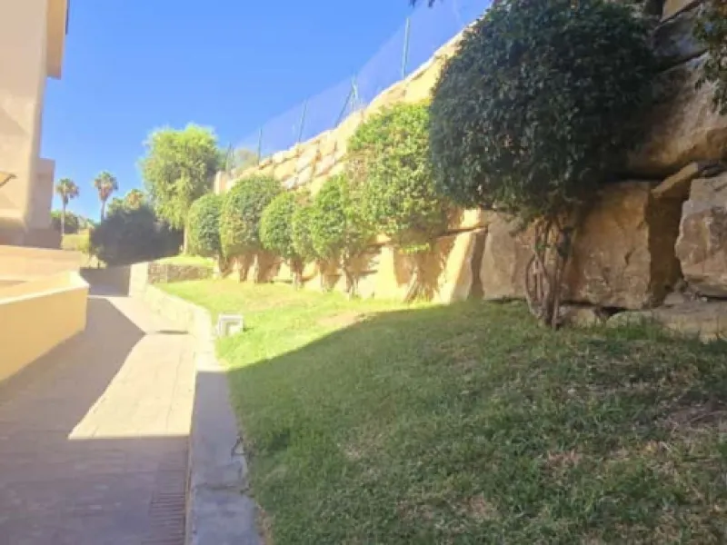 Apartment - Ground Floor Apartment в продаже в Ciudad Jardín, Málaga. В доме 2 спален и 2 ванных комнат. Площадь дома 130 м²