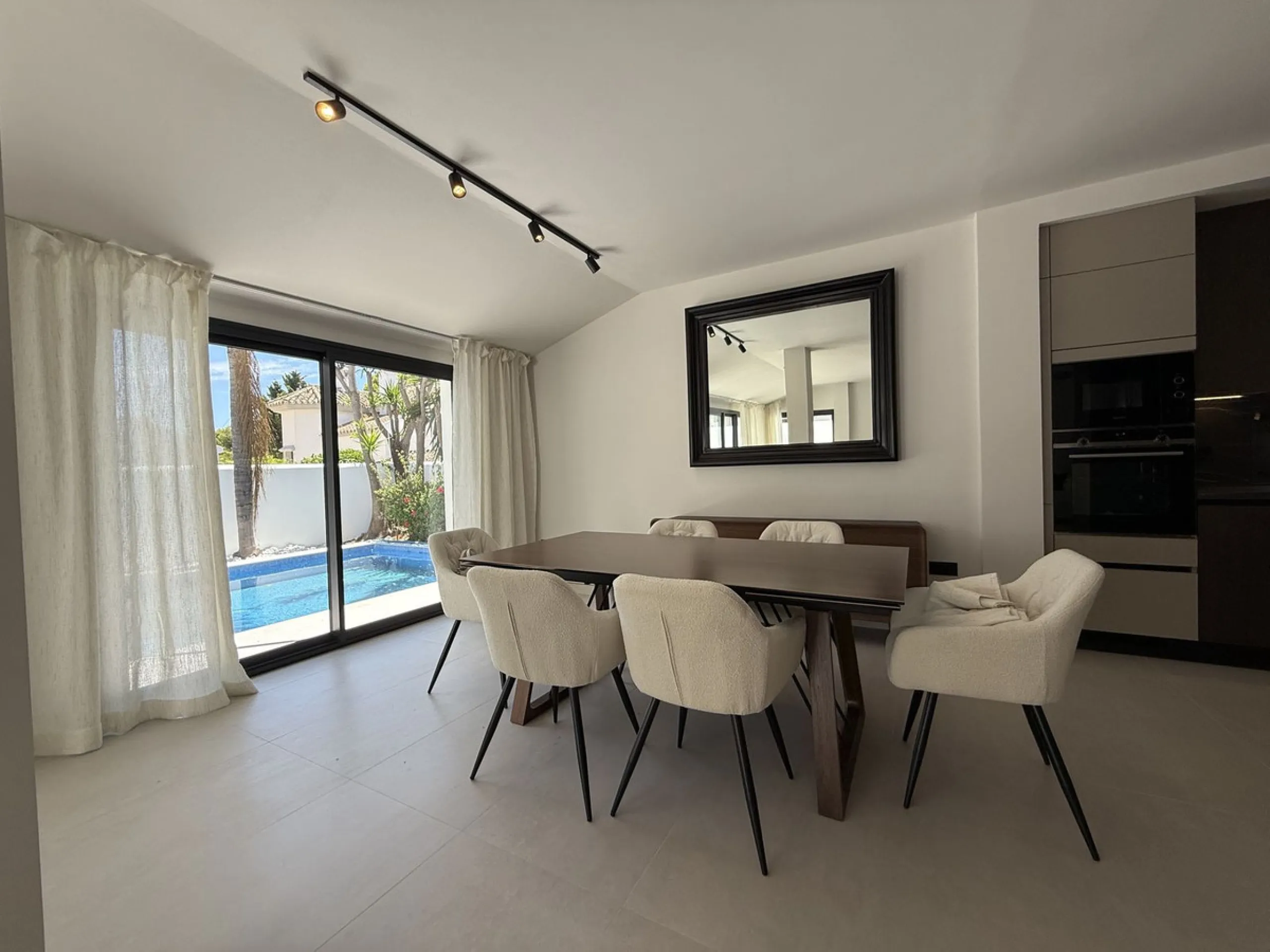 Spectacular 5 bedroom villa, located in the prestigious residential community in Nueva Andalucia, just few steps to Puerto Banus. Surrounded by beautiful villas and with private security, this magnificent property is just 10 minutes' walk from one of the 
