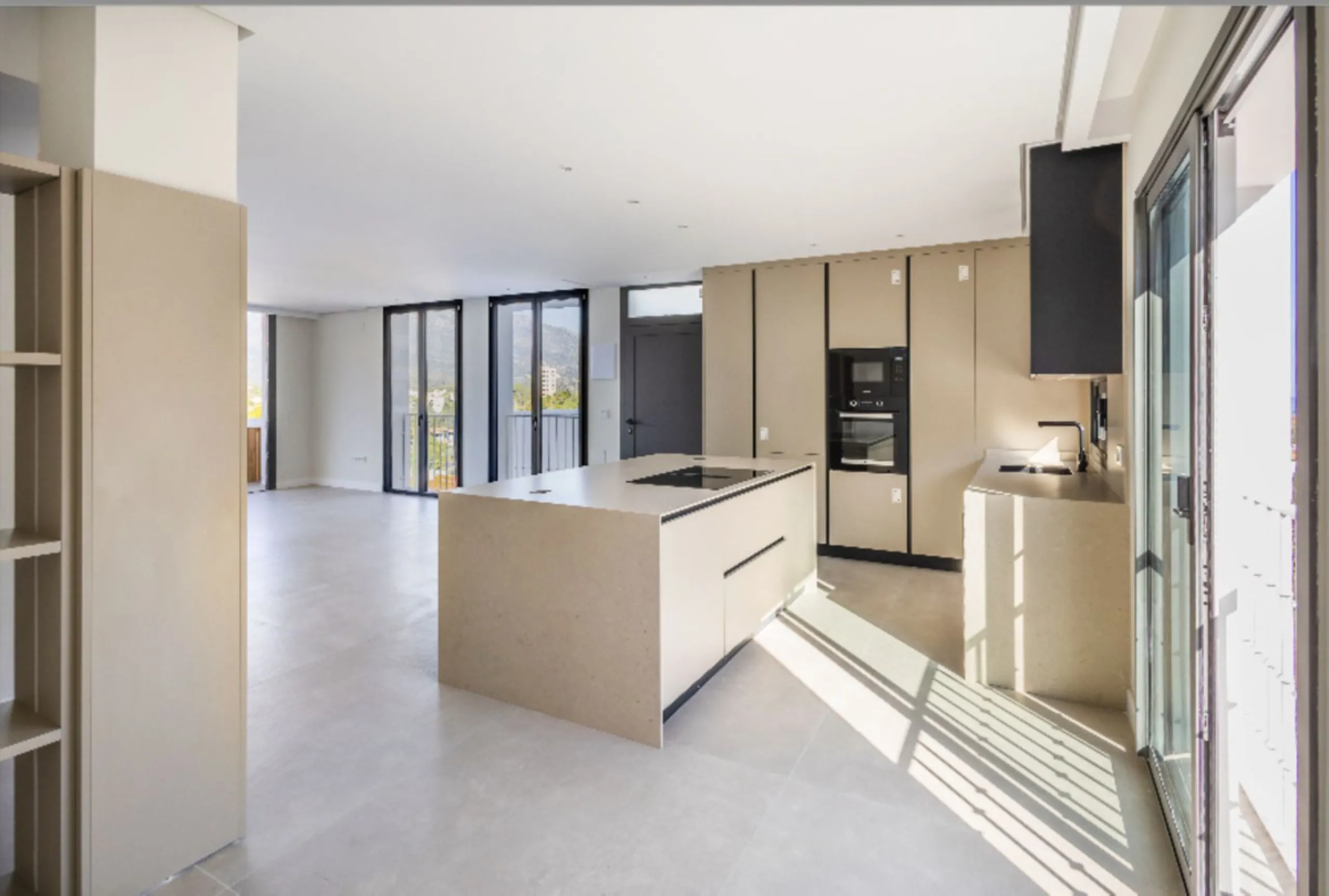 Apartment - Penthouse в продаже в Marbella, Málaga. В доме 2 спален и 2 ванных комнат. Площадь дома 100 м²