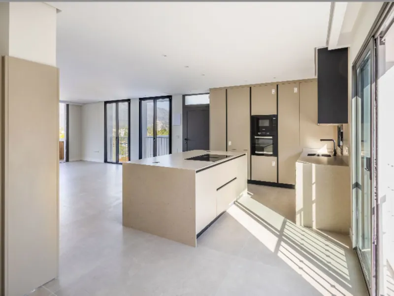 Apartment - Penthouse в продаже в Marbella, Málaga. В доме 2 спален и 2 ванных комнат. Площадь дома 100 м²