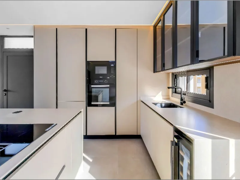 Apartment - Penthouse в продаже в Marbella, Málaga. В доме 2 спален и 2 ванных комнат. Площадь дома 100 м²