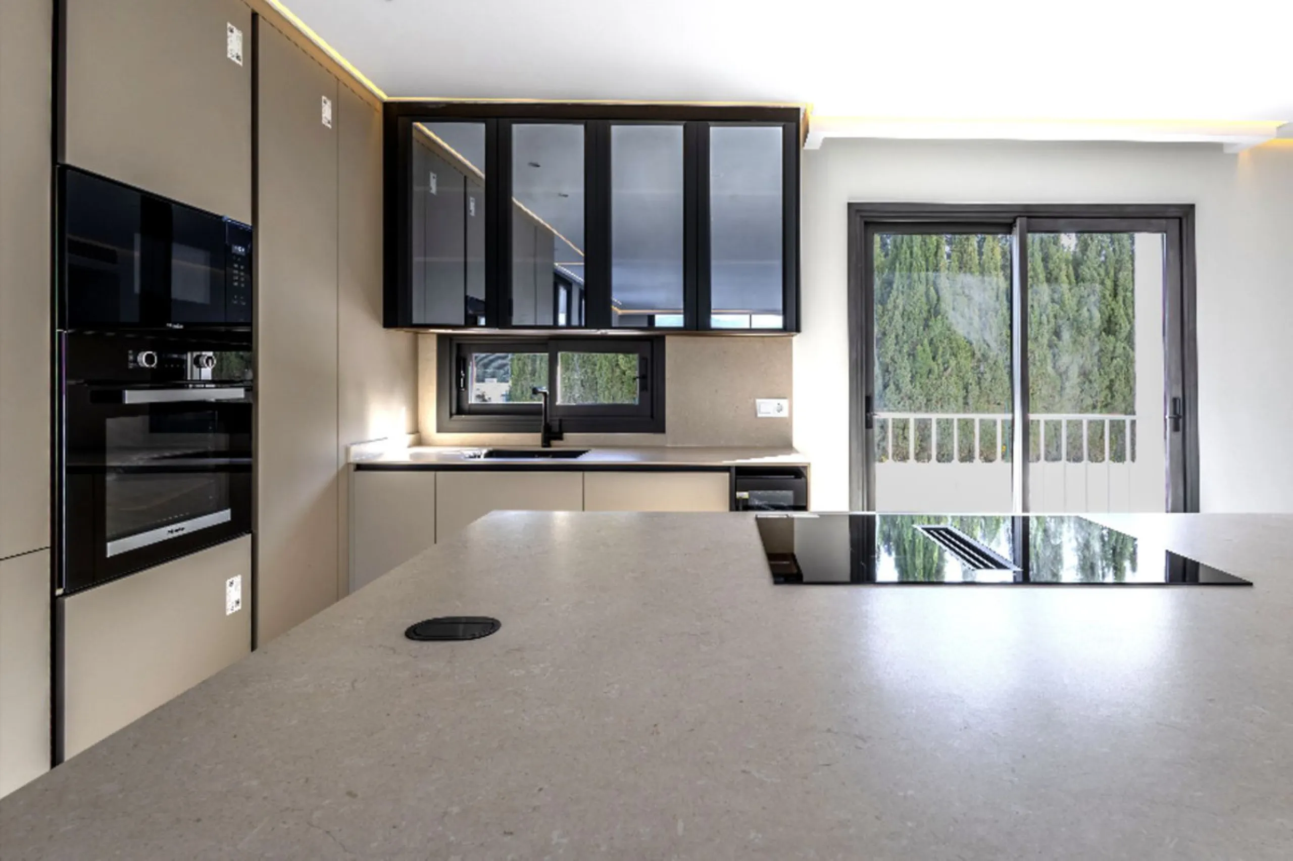 Apartment - Penthouse в продаже в Marbella, Málaga. В доме 2 спален и 2 ванных комнат. Площадь дома 100 м²