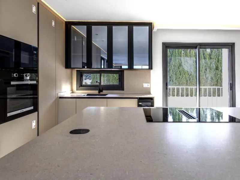 Apartment - Penthouse в продаже в Marbella, Málaga. В доме 2 спален и 2 ванных комнат. Площадь дома 100 м²