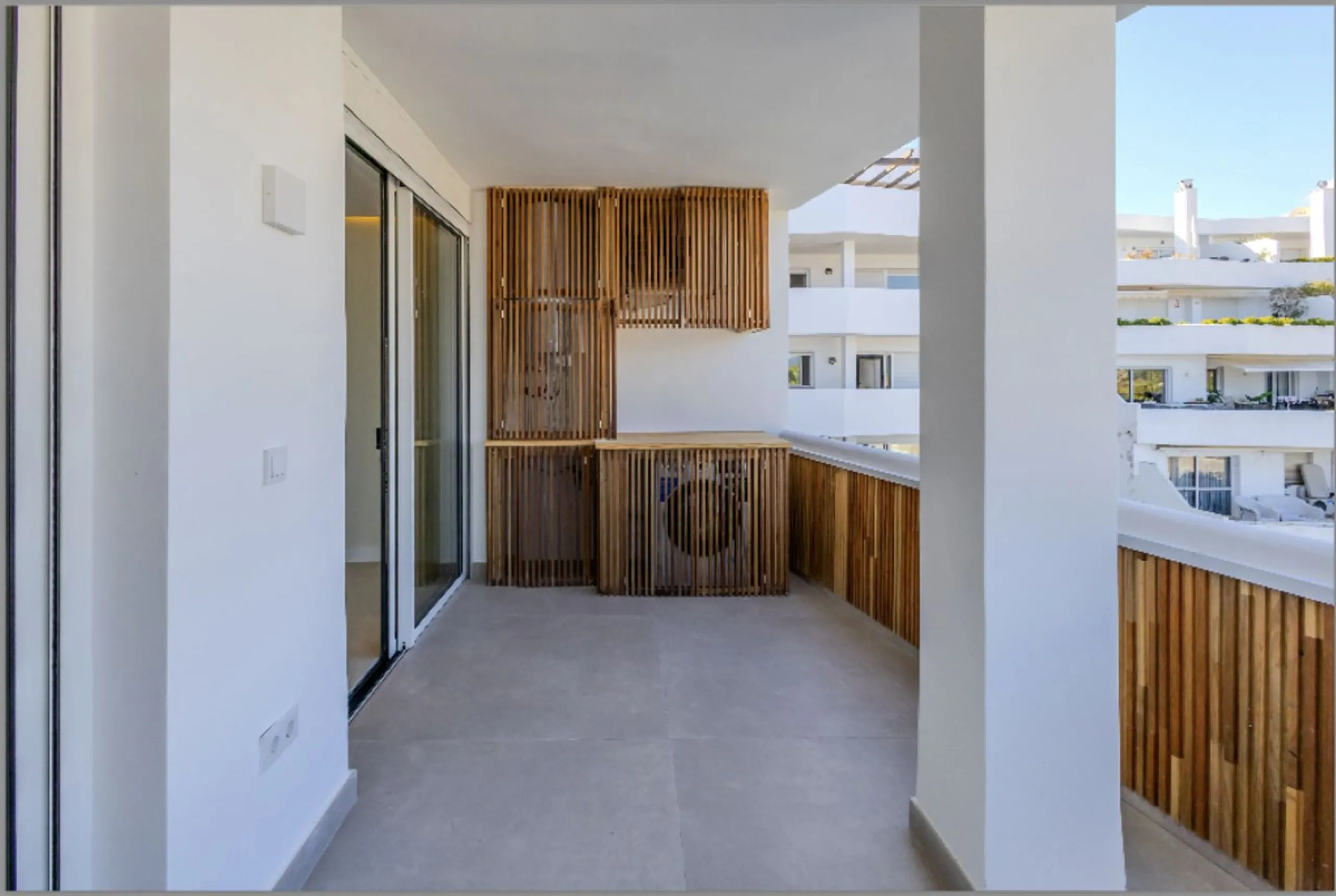 Apartment - Penthouse в продаже в Marbella, Málaga. В доме 2 спален и 2 ванных комнат. Площадь дома 100 м²