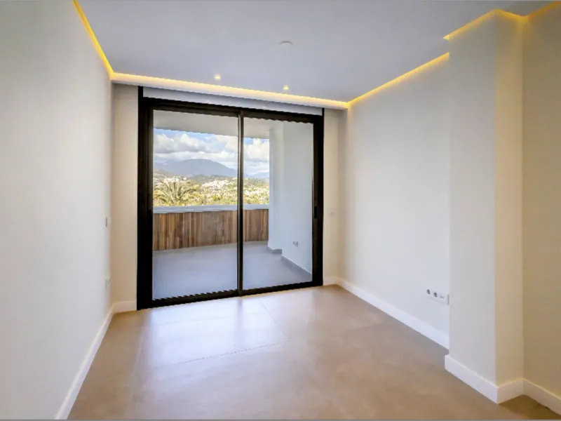 Apartment - Penthouse в продаже в Marbella, Málaga. В доме 2 спален и 2 ванных комнат. Площадь дома 100 м²