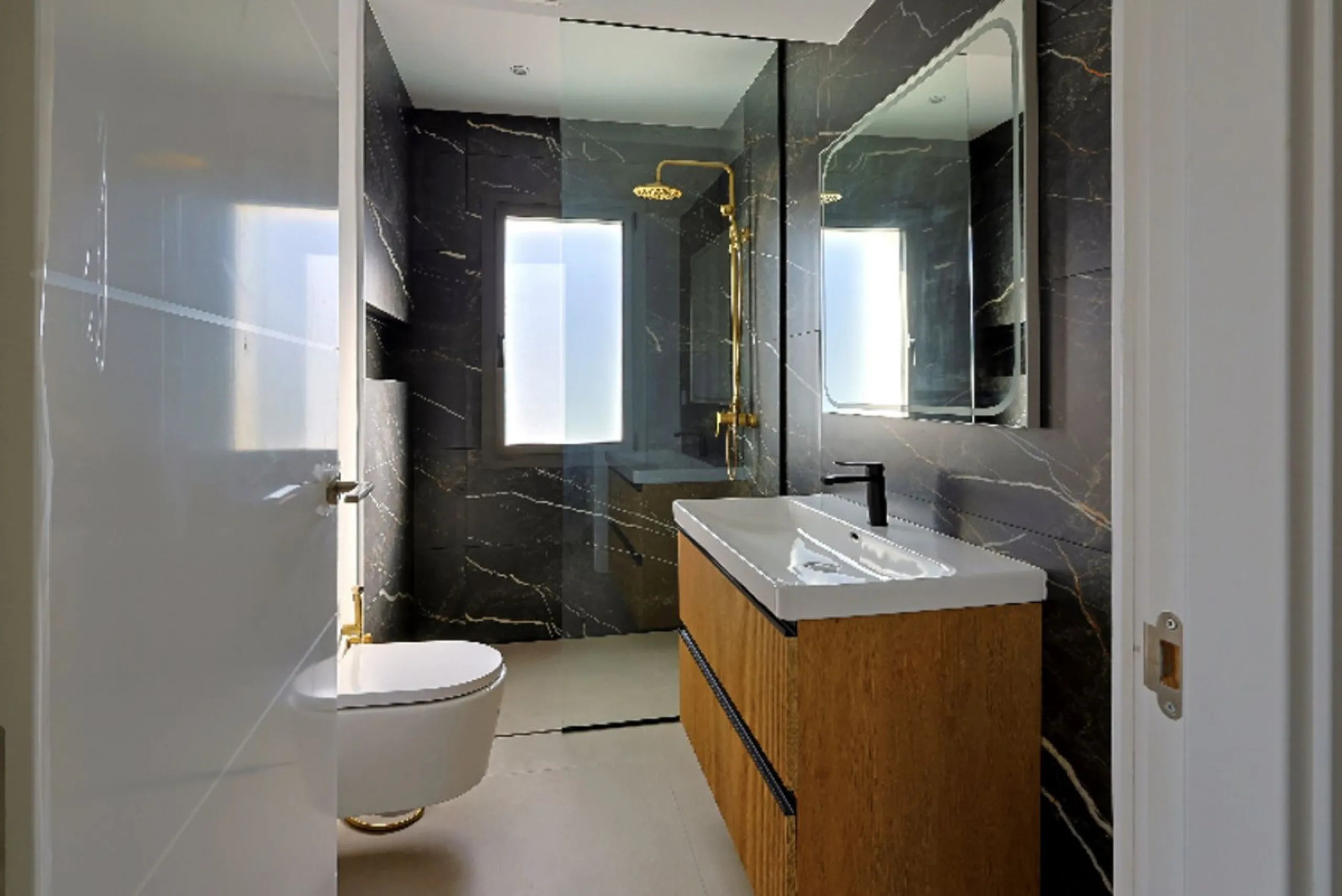 Apartment - Penthouse в продаже в Marbella, Málaga. В доме 2 спален и 2 ванных комнат. Площадь дома 100 м²