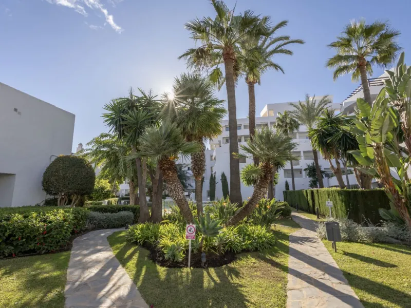Apartment - Penthouse в продаже в Marbella, Málaga. В доме 2 спален и 2 ванных комнат. Площадь дома 100 м²