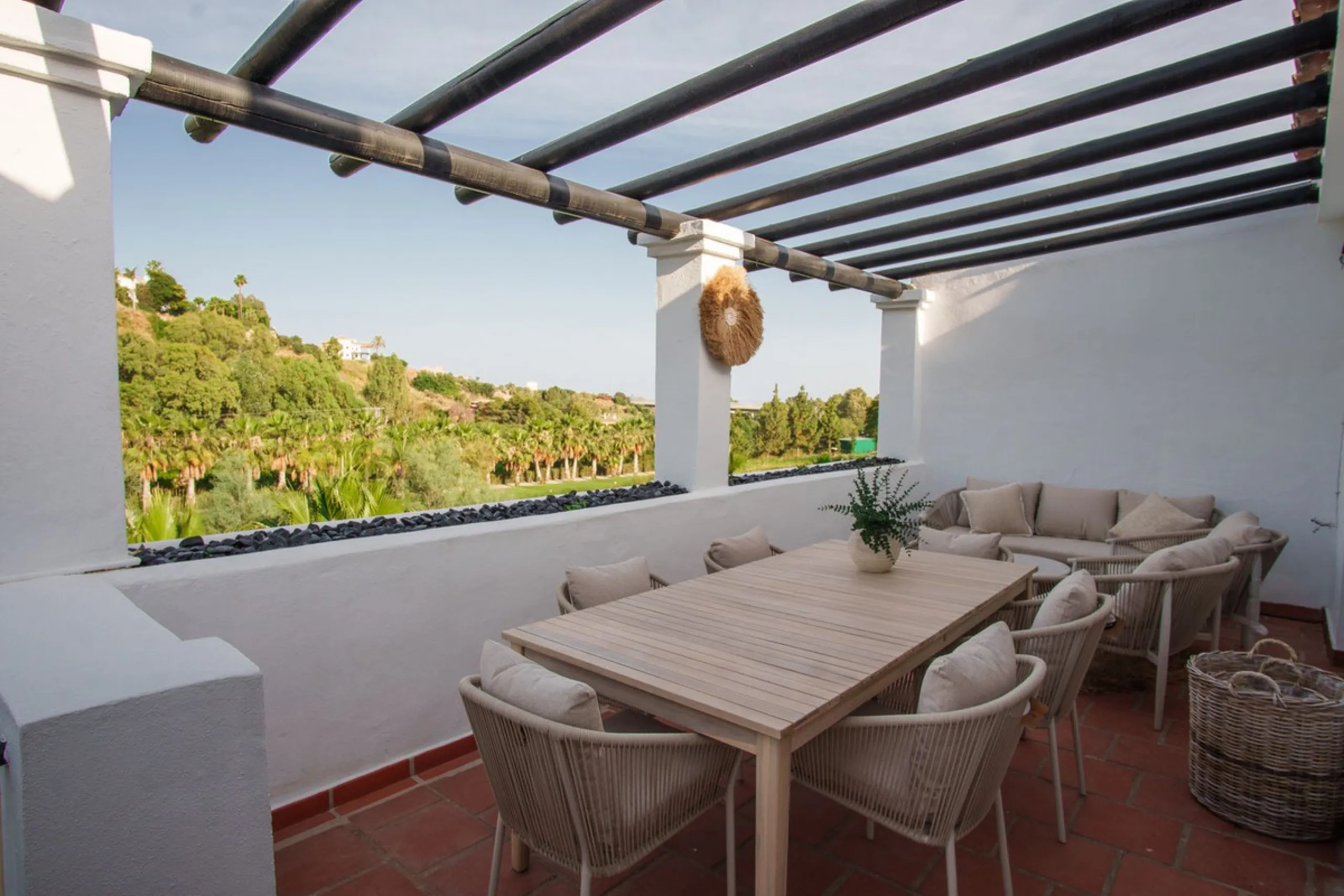 Renovated Apartment Frontline Golf in La Quinta with Stunning Sea, Lake & Golf Views