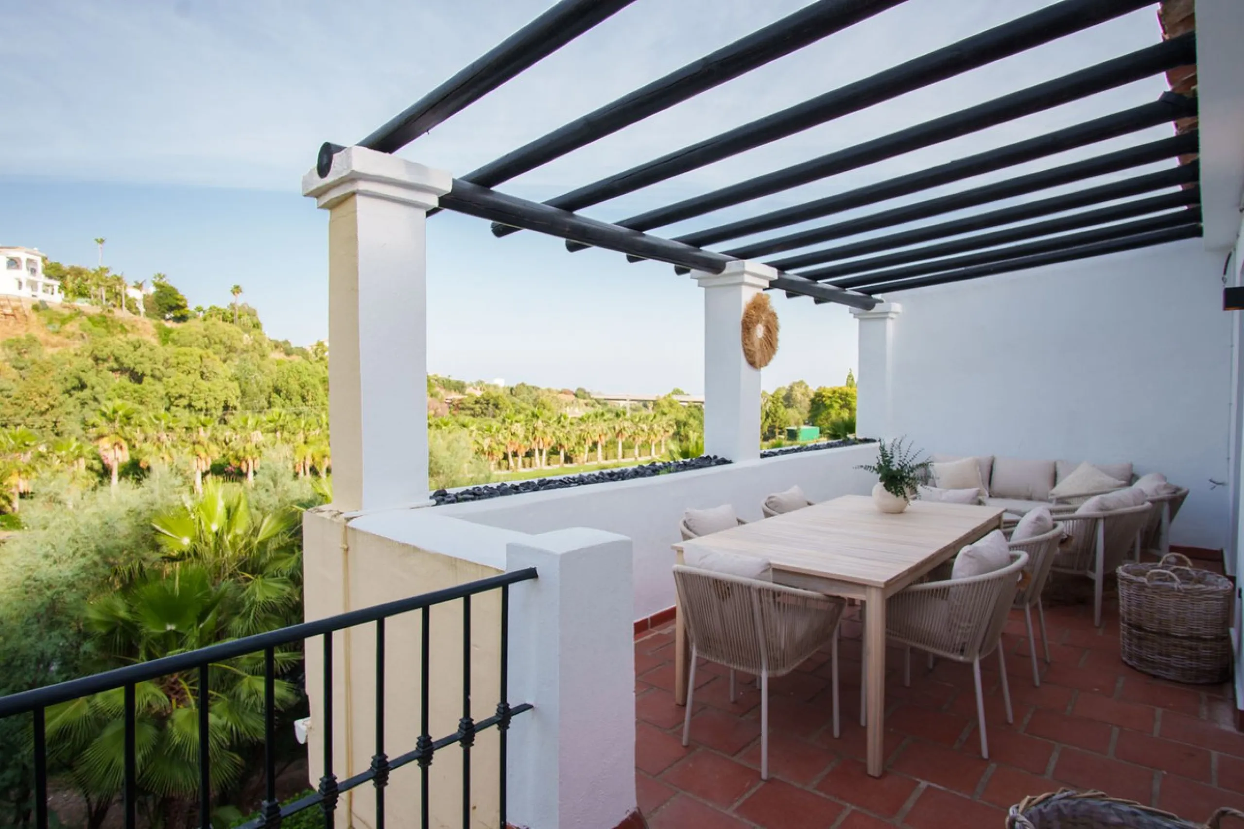 Renovated Apartment Frontline Golf in La Quinta with Stunning Sea, Lake & Golf Views