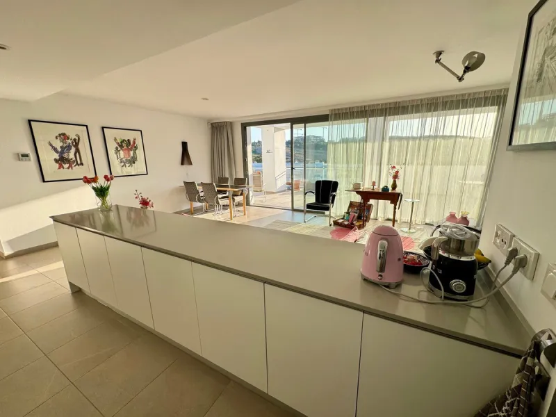 Discover luxury and comfort in this spectacular penthouse for sale in Casares Green!