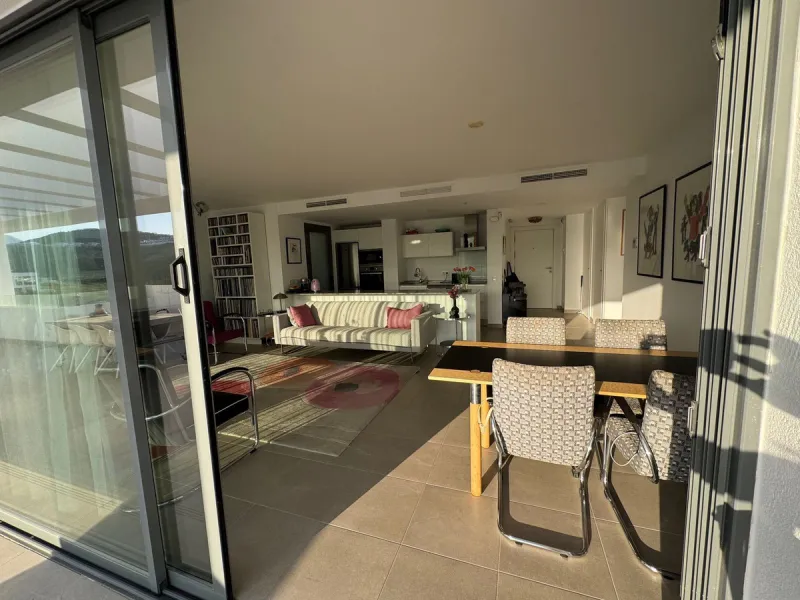 Discover luxury and comfort in this spectacular penthouse for sale in Casares Green!