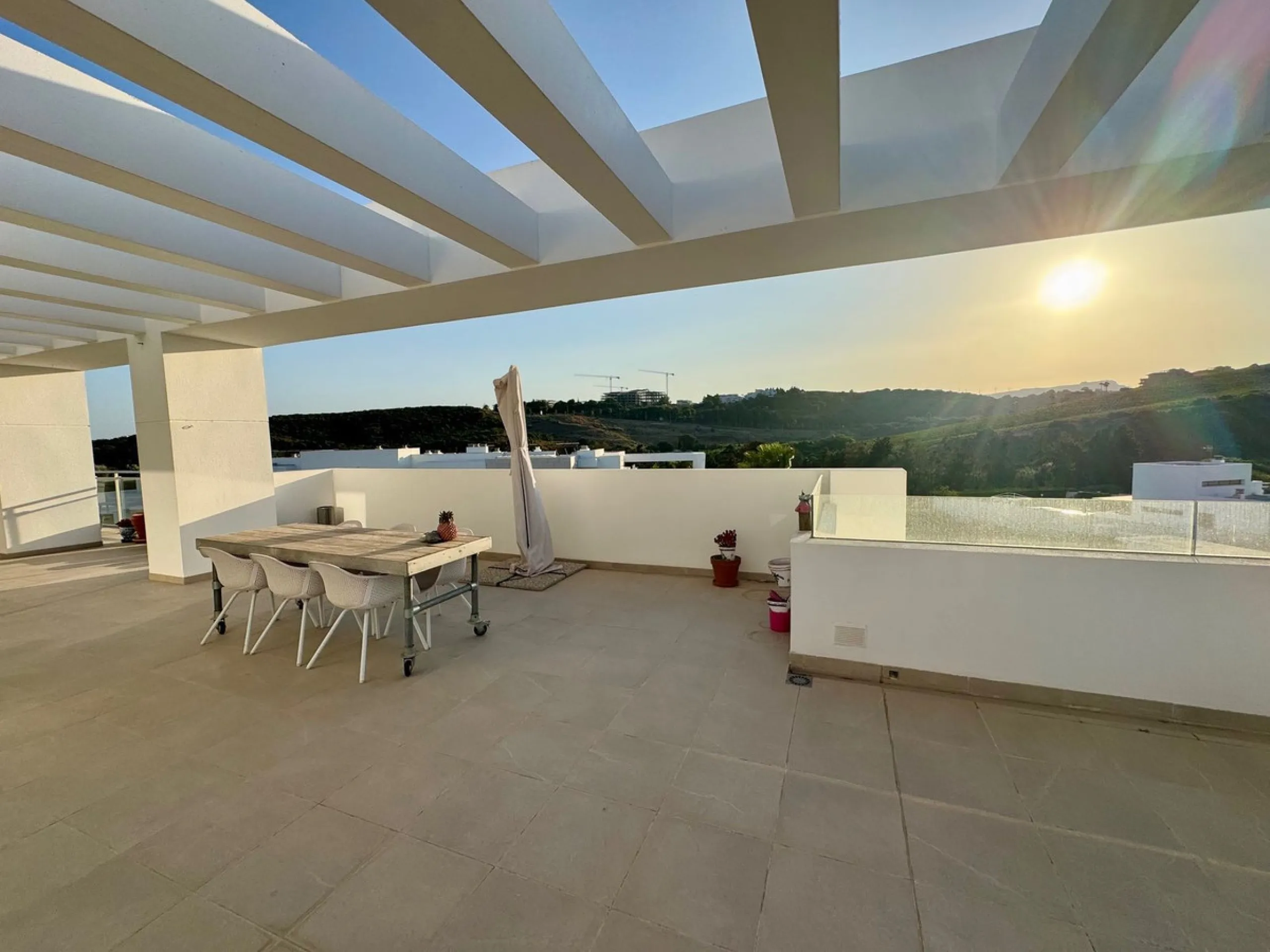 Discover luxury and comfort in this spectacular penthouse for sale in Casares Green!