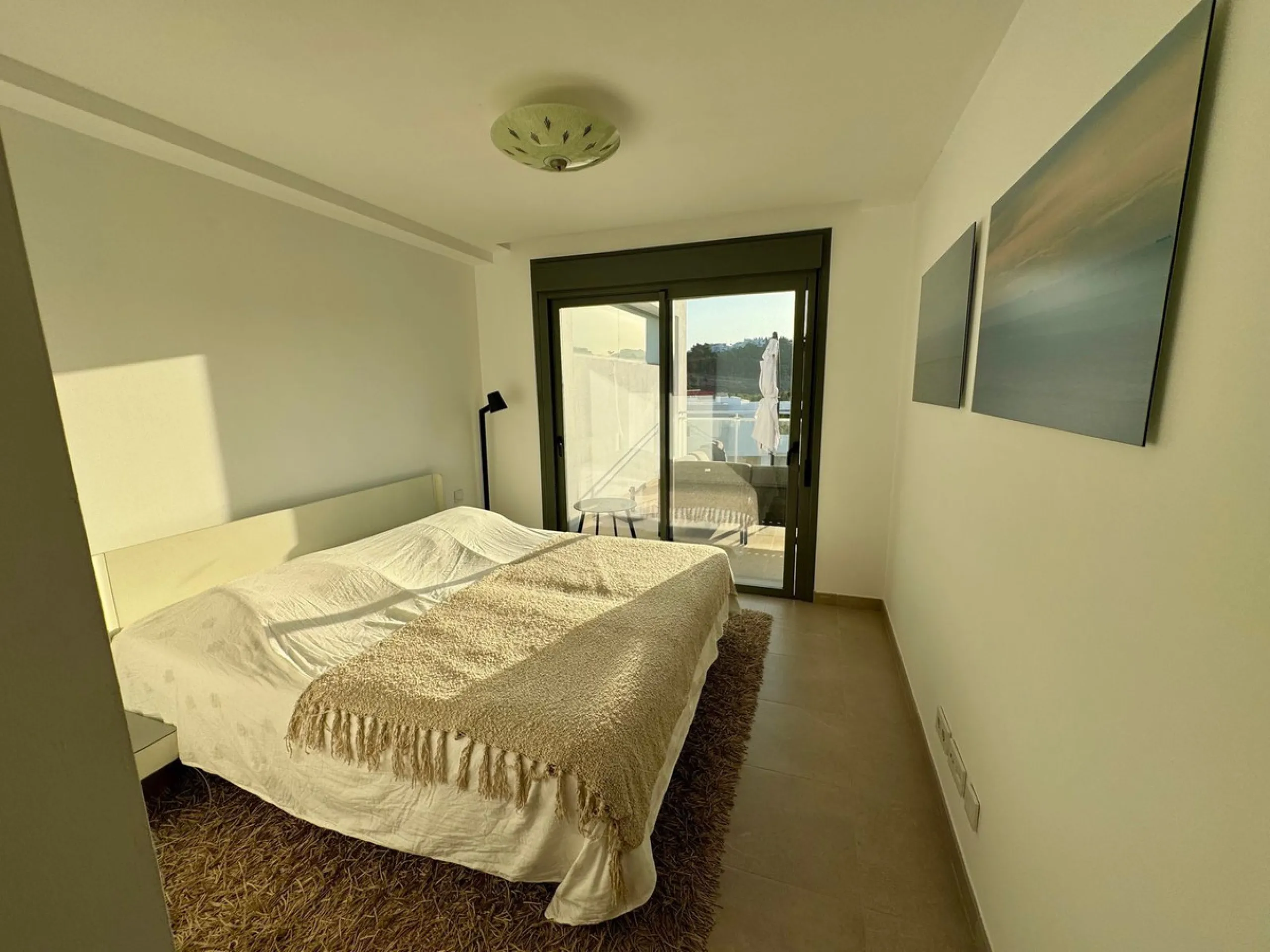 Discover luxury and comfort in this spectacular penthouse for sale in Casares Green!