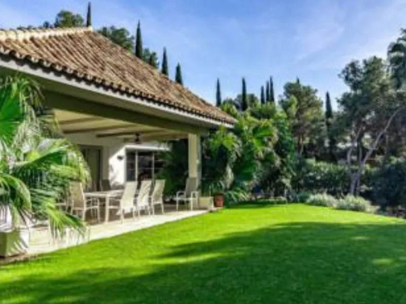 Located in the exclusive area of Rio Real Golf, this magnificent villa perfectly combines elegance, privacy, and modern living in one of Marbella's most prestigious residential settings. Set within a fully gated community with 24-hour security, it guarant
