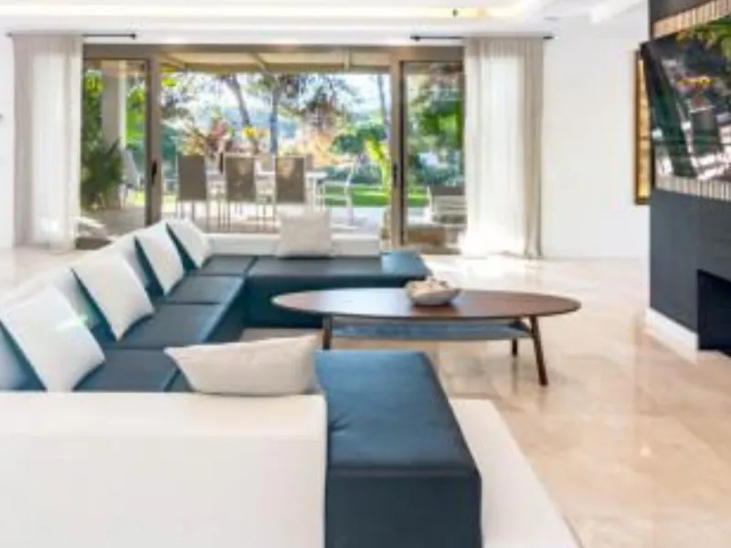 House - Detached Villa в продаже в Marbella, Málaga. В доме 5 спален и 6 ванных комнат. Площадь дома 485 м². Площадь участка 485 м²