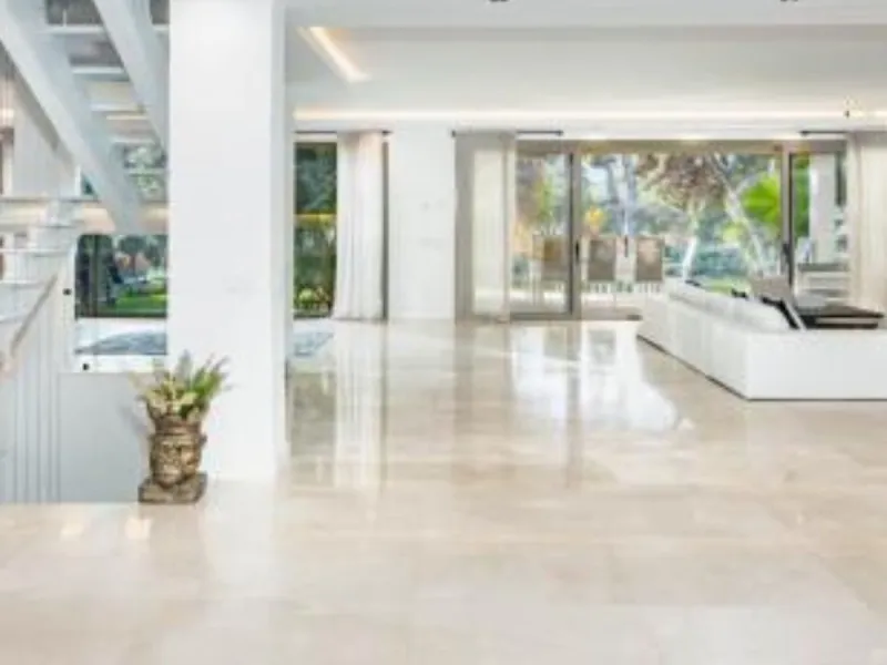 House - Detached Villa в продаже в Marbella, Málaga. В доме 5 спален и 6 ванных комнат. Площадь дома 485 м². Площадь участка 485 м²