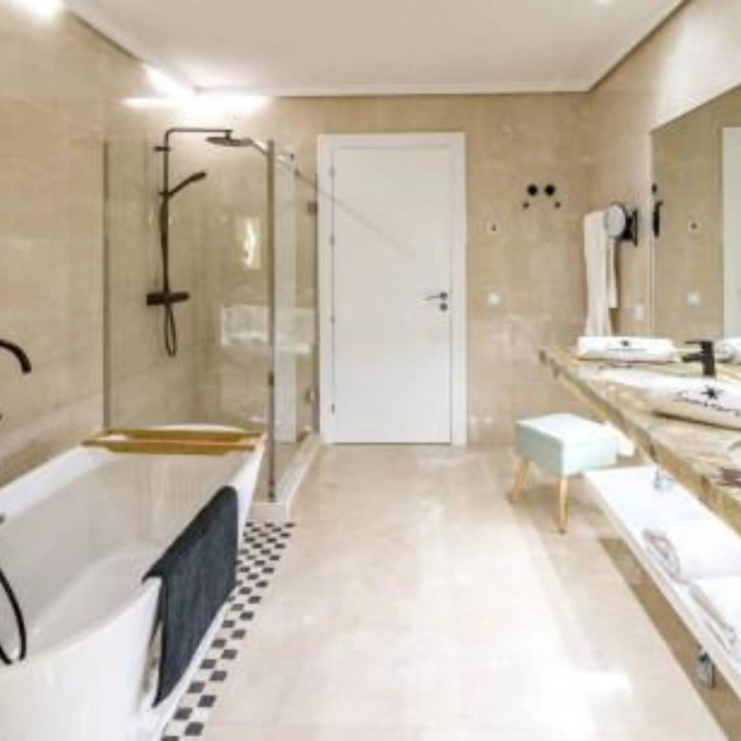 House - Detached Villa в продаже в Marbella, Málaga. В доме 5 спален и 6 ванных комнат. Площадь дома 485 м². Площадь участка 485 м²