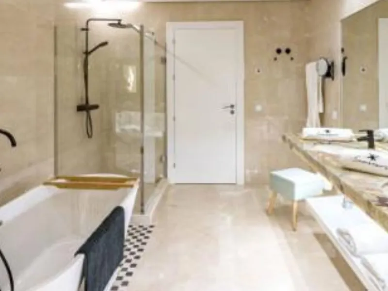 House - Detached Villa в продаже в Marbella, Málaga. В доме 5 спален и 6 ванных комнат. Площадь дома 485 м². Площадь участка 485 м²