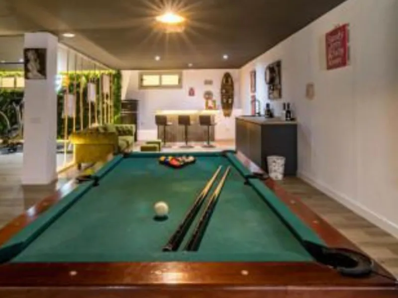 House - Detached Villa в продаже в Marbella, Málaga. В доме 5 спален и 6 ванных комнат. Площадь дома 485 м². Площадь участка 485 м²