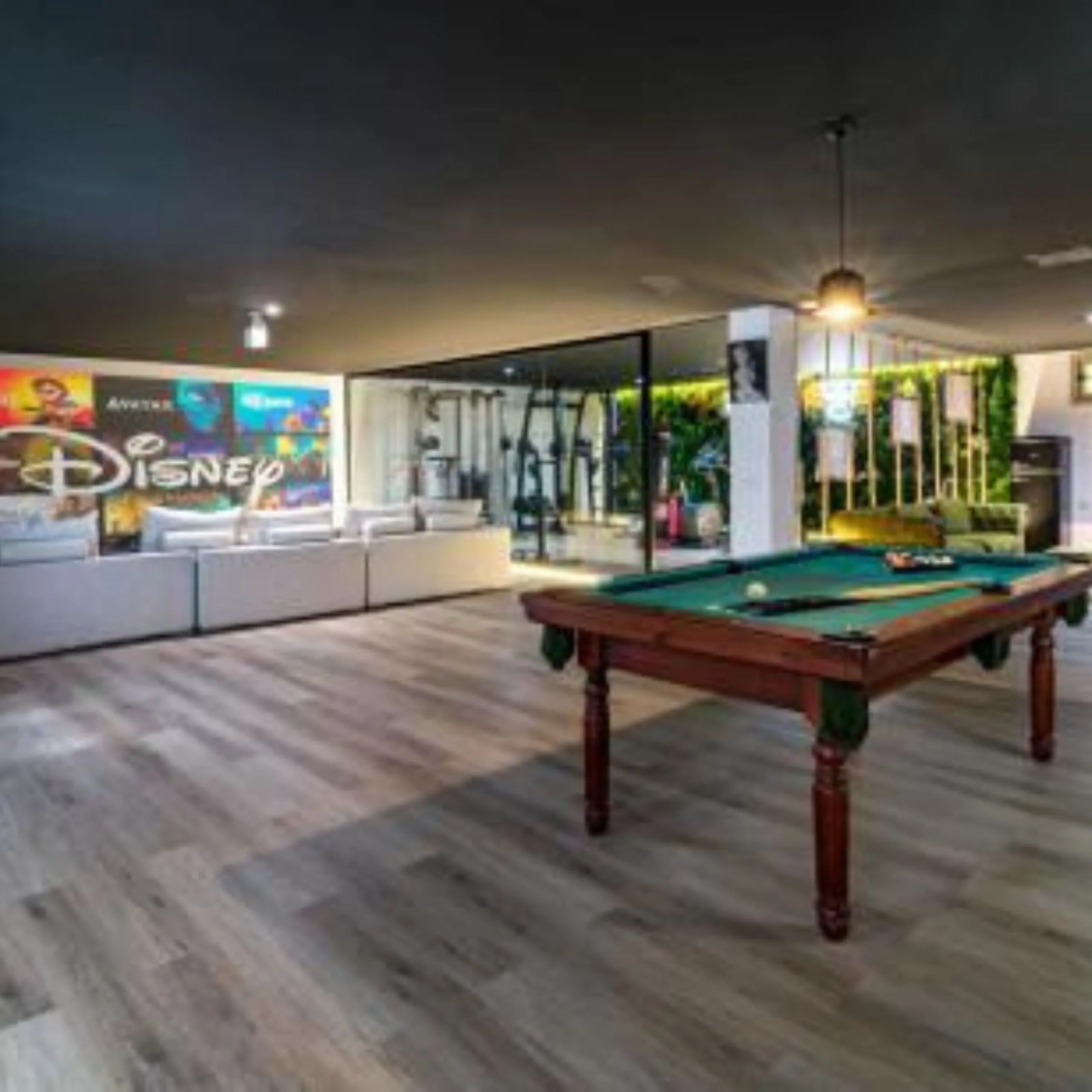 House - Detached Villa в продаже в Marbella, Málaga. В доме 5 спален и 6 ванных комнат. Площадь дома 485 м². Площадь участка 485 м²