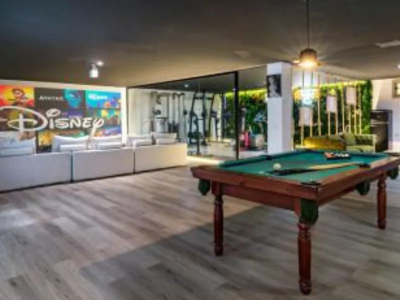 House - Detached Villa в продаже в Marbella, Málaga. В доме 5 спален и 6 ванных комнат. Площадь дома 485 м². Площадь участка 485 м²