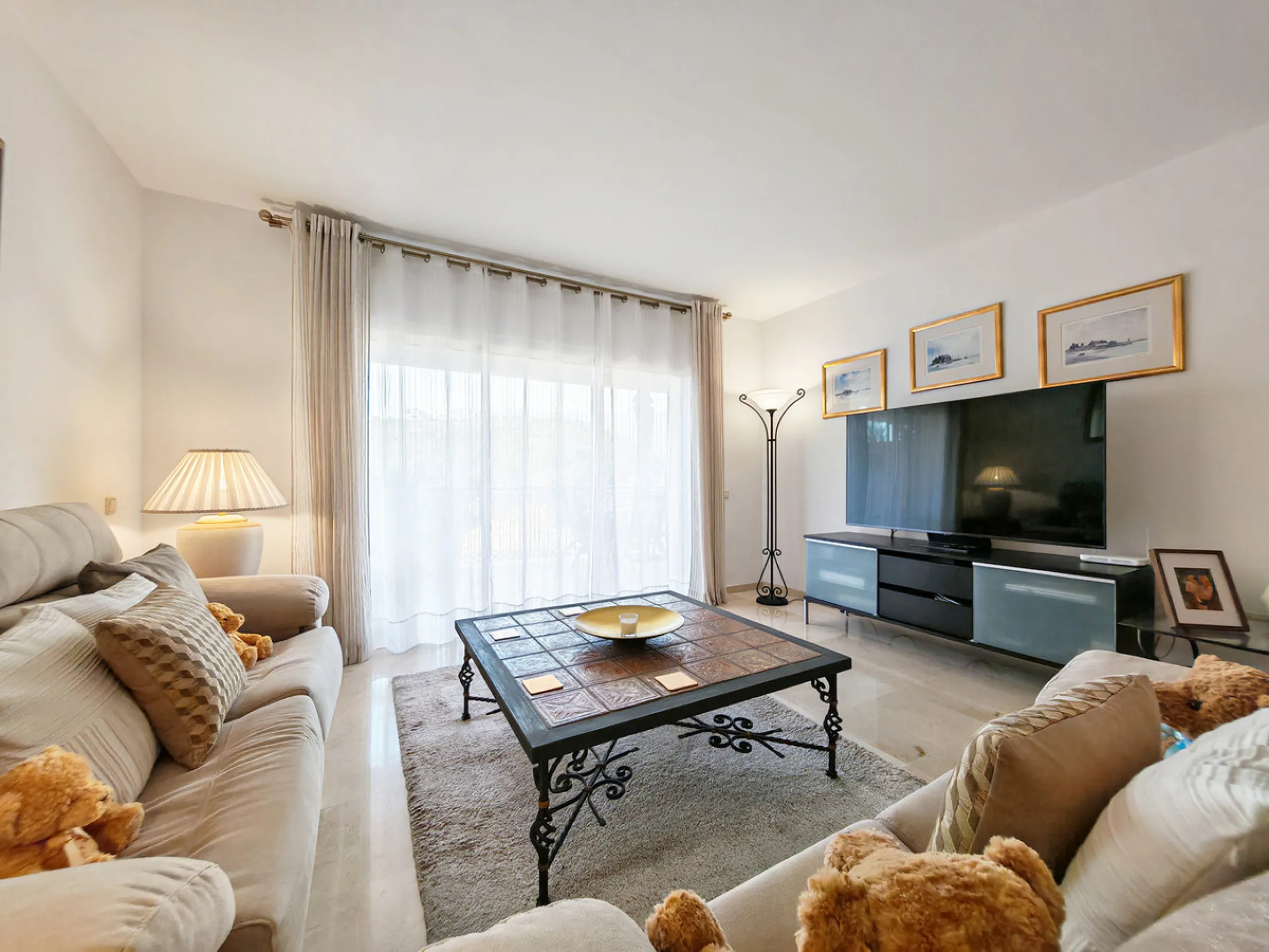 Apartment for sale in Rio Real Golf, Marbella with 2 bedrooms, 2 bathrooms, 2 en suite bathrooms and with orientation west, with communal swimming pool, private garage (1 parking spaces) and communal garden. Regarding property dimensions, it has 170 m² bu