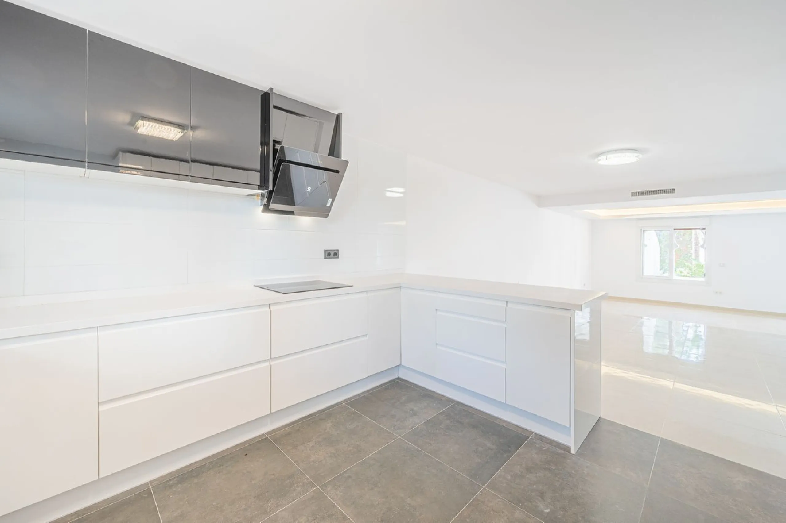 Newly refurbished townhouse in Atalaya Rio Verde, only 5 minutes from Puerto Banus!