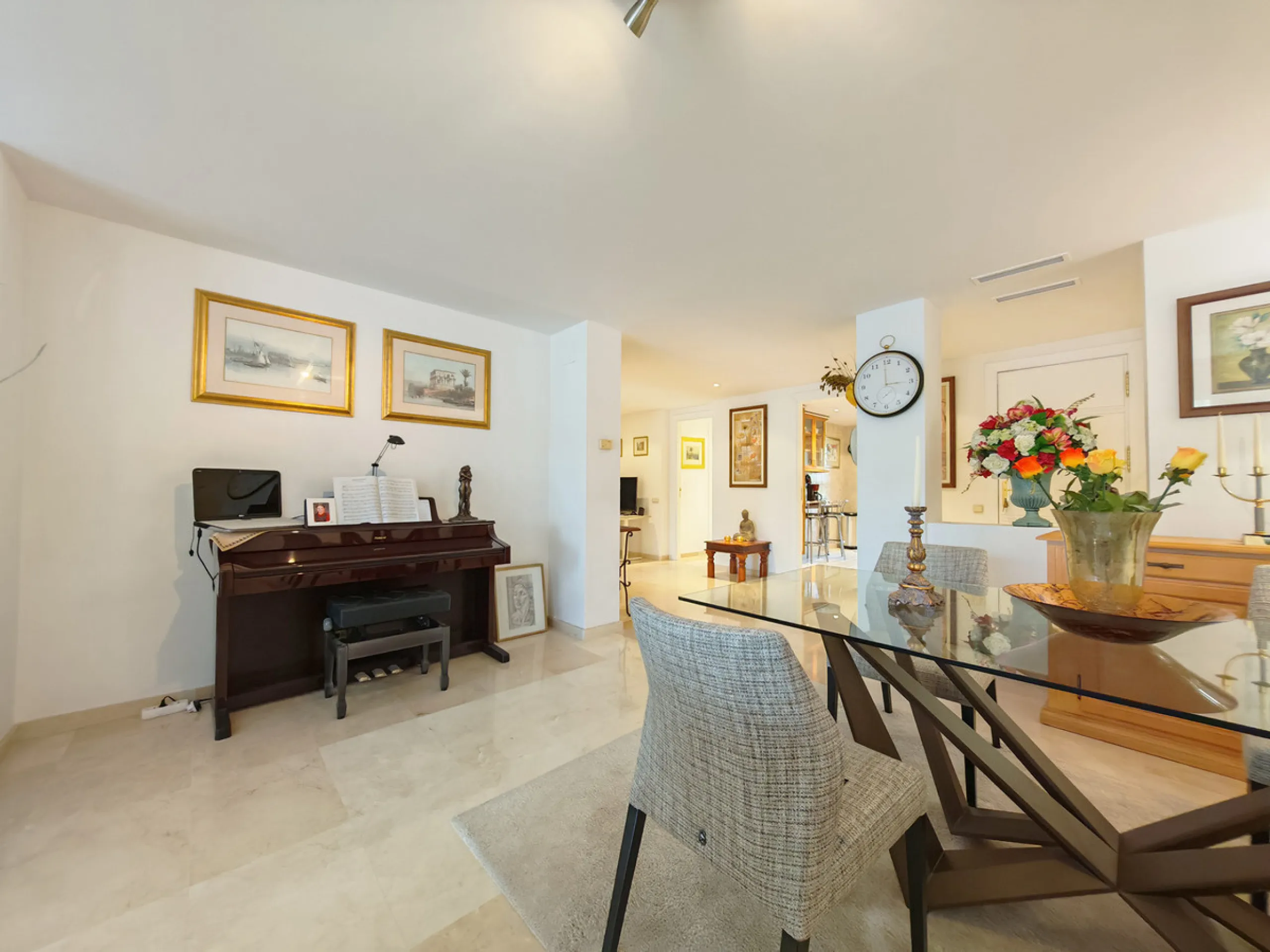 Apartment for sale in Rio Real Golf, Marbella with 2 bedrooms, 2 bathrooms, 2 en suite bathrooms and with orientation west, with communal swimming pool, private garage (1 parking spaces) and communal garden. Regarding property dimensions, it has 170 m² bu