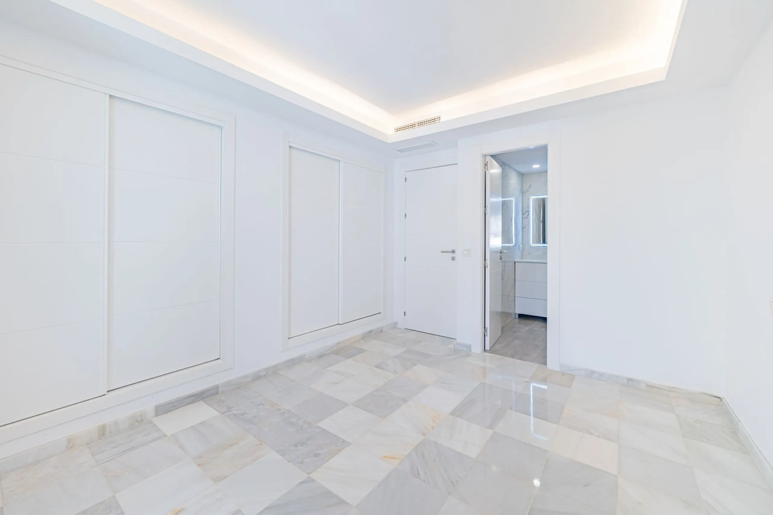 Newly refurbished townhouse in Atalaya Rio Verde, only 5 minutes from Puerto Banus!