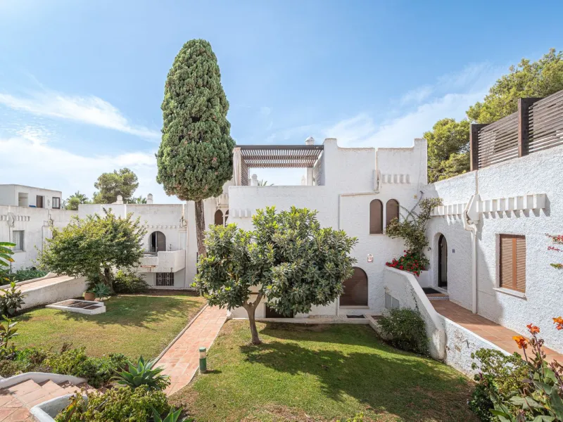 Newly refurbished townhouse in Atalaya Rio Verde, only 5 minutes from Puerto Banus!