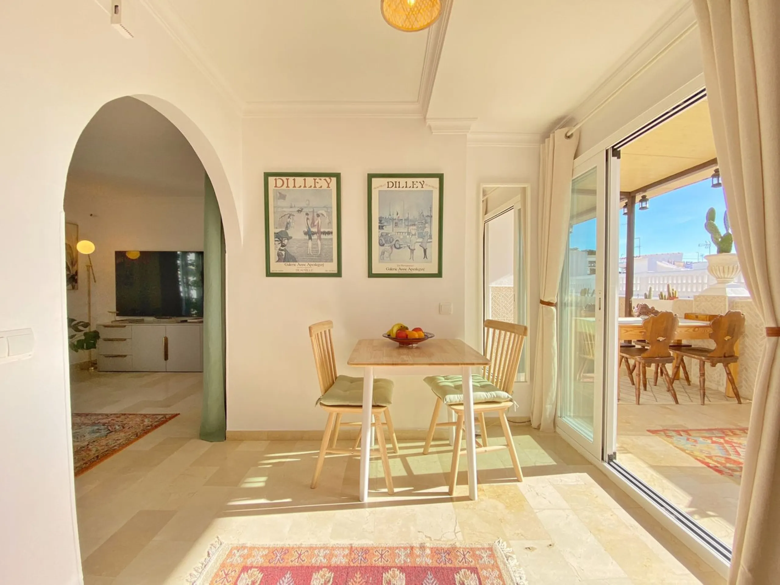 Charming penthouse with a large private terrace in the heart of the old town.