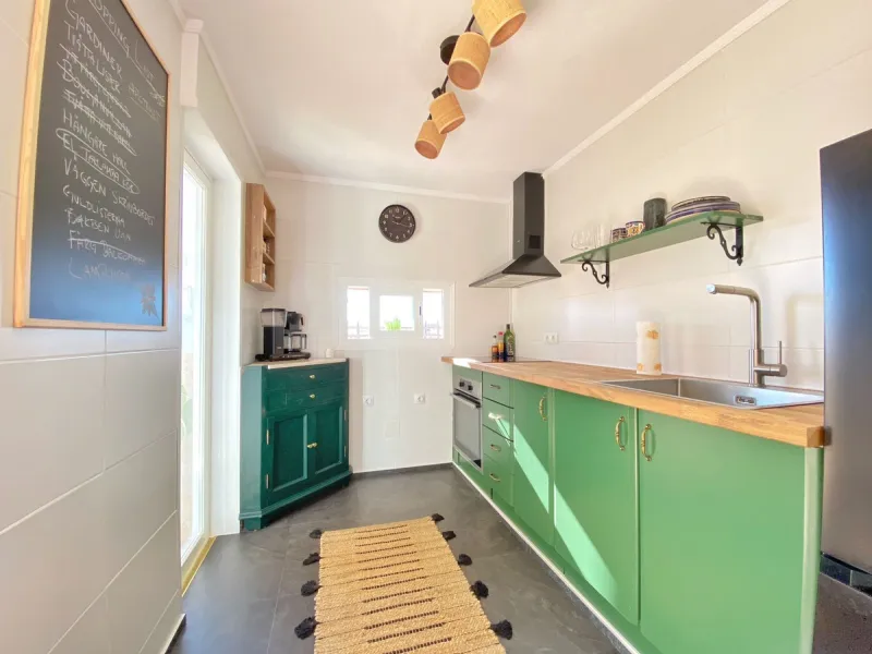 Charming penthouse with a large private terrace in the heart of the old town.