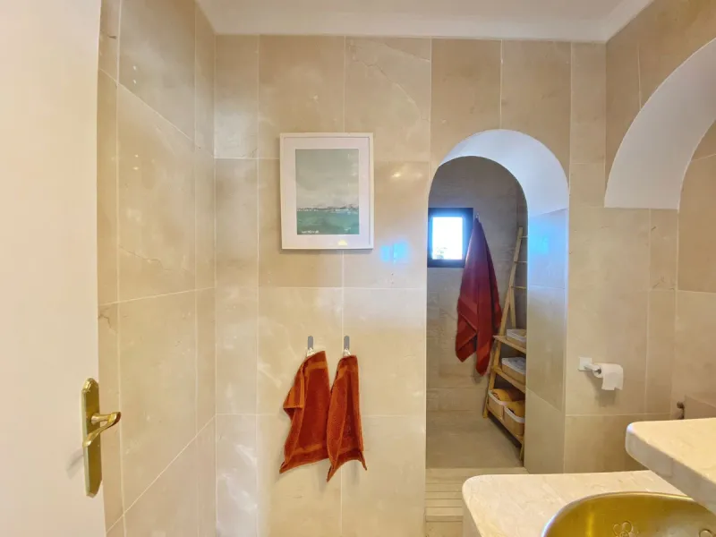 Charming penthouse with a large private terrace in the heart of the old town.