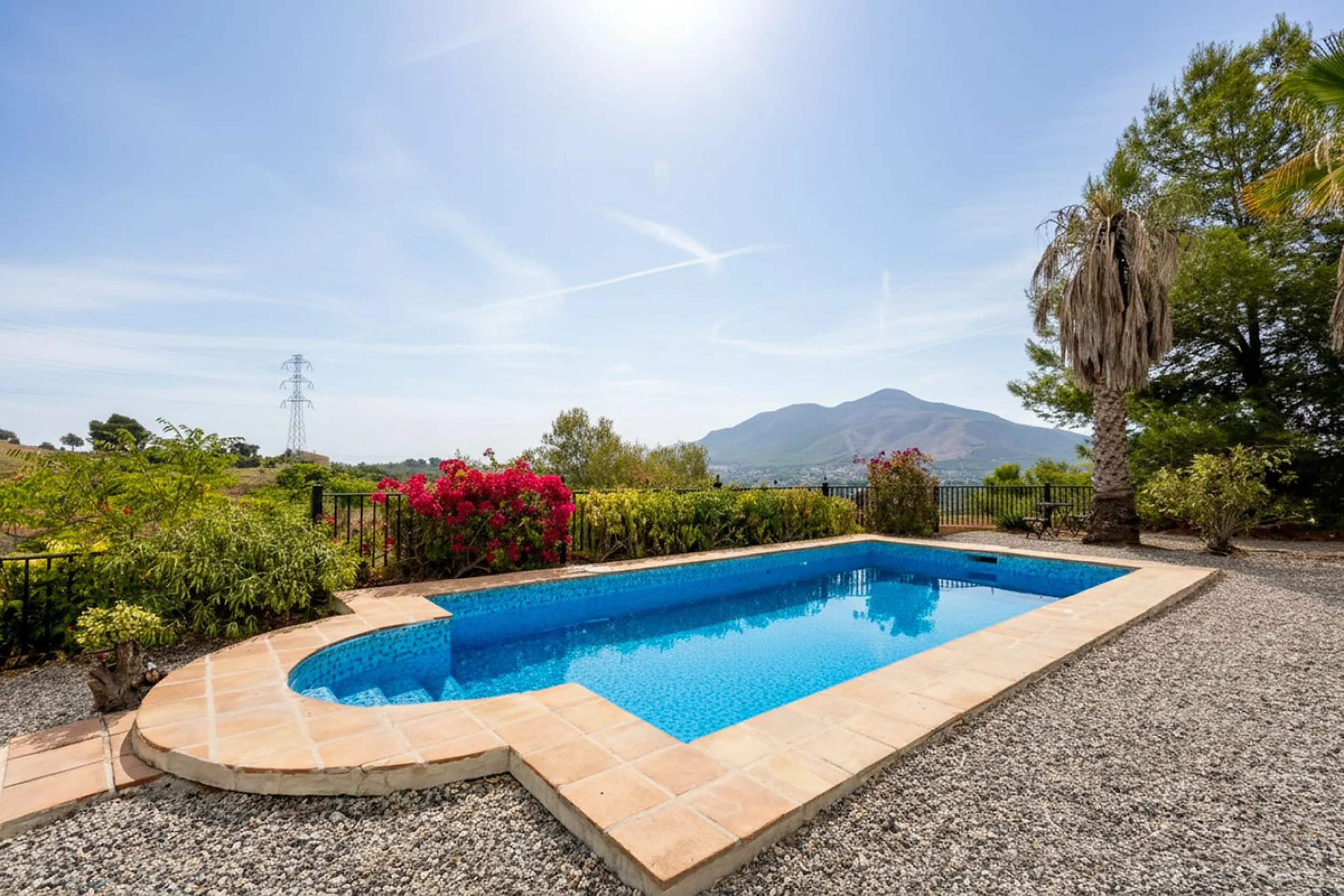 Feature Rich 3 Bedroom Finca, Great Access, Location and Views.