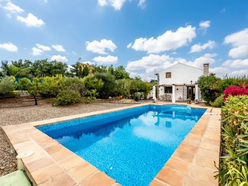 Feature Rich 3 Bedroom Finca, Great Access, Location and Views.