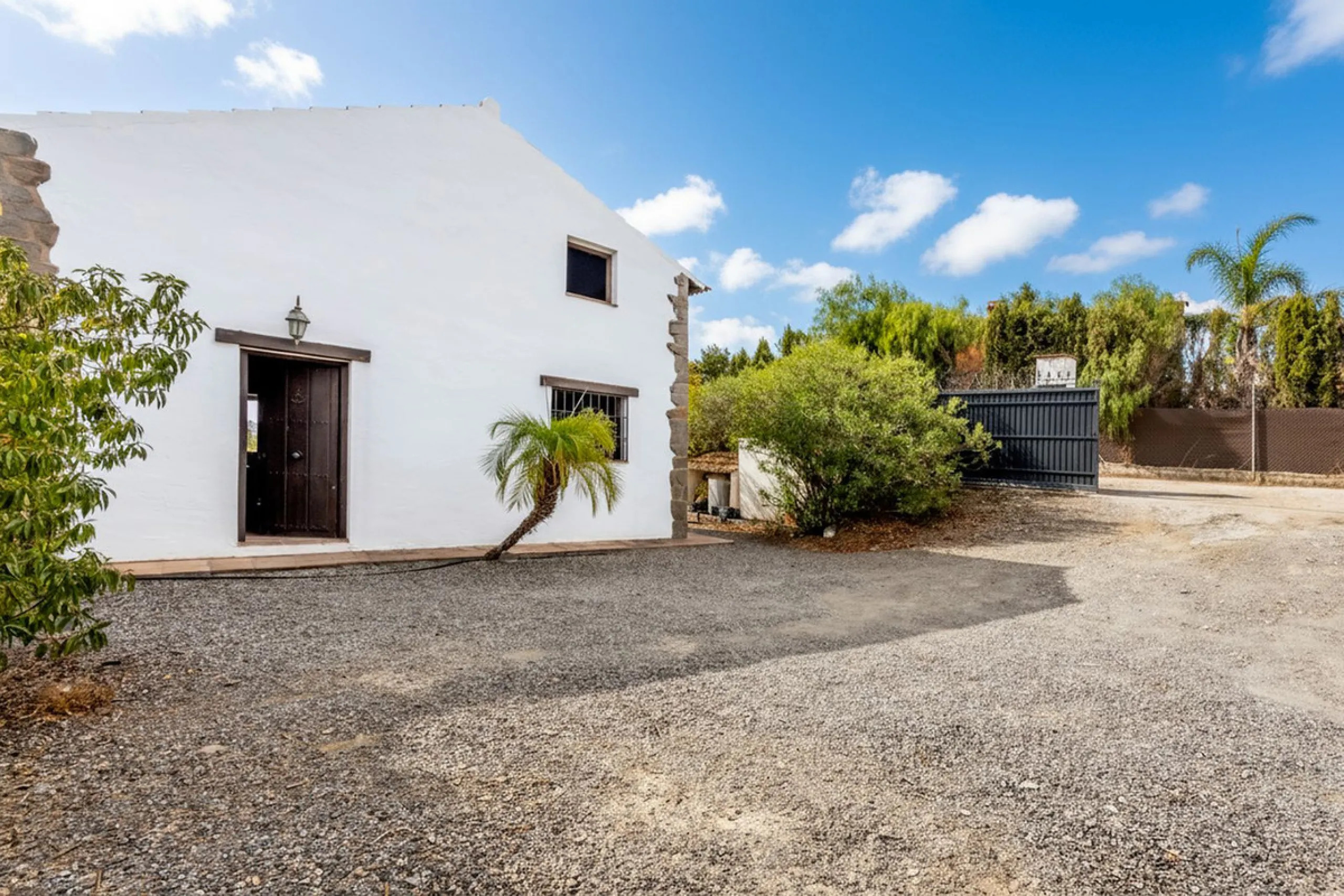 Feature Rich 3 Bedroom Finca, Great Access, Location and Views.