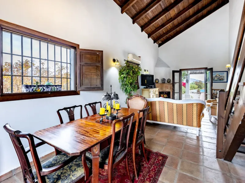 Feature Rich 3 Bedroom Finca, Great Access, Location and Views.