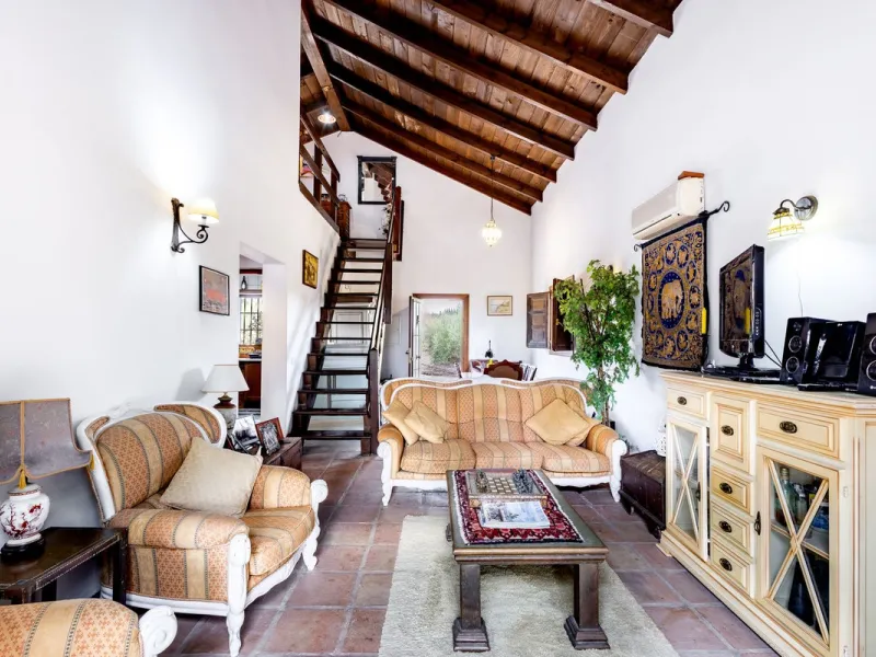 Feature Rich 3 Bedroom Finca, Great Access, Location and Views.