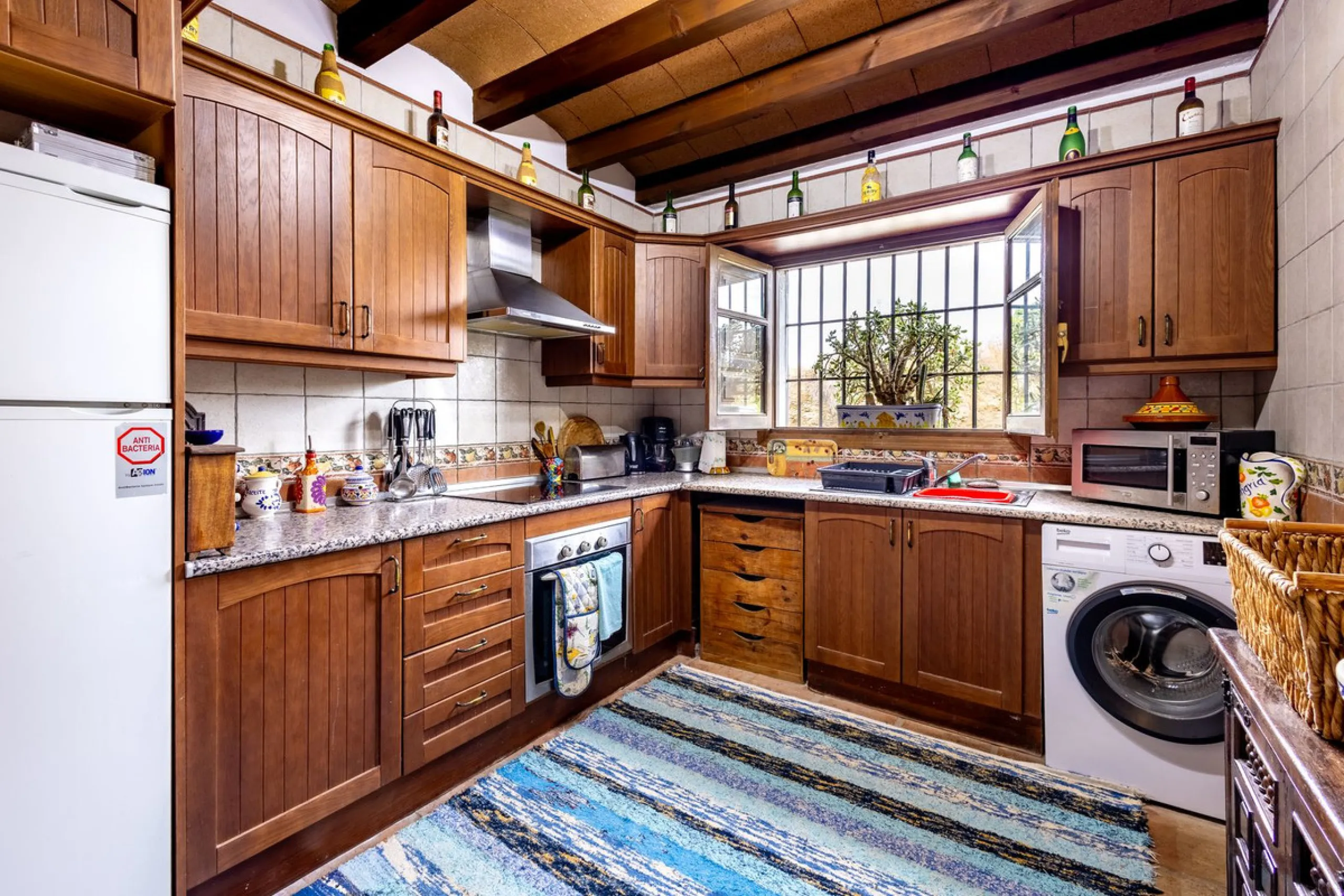 Feature Rich 3 Bedroom Finca, Great Access, Location and Views.