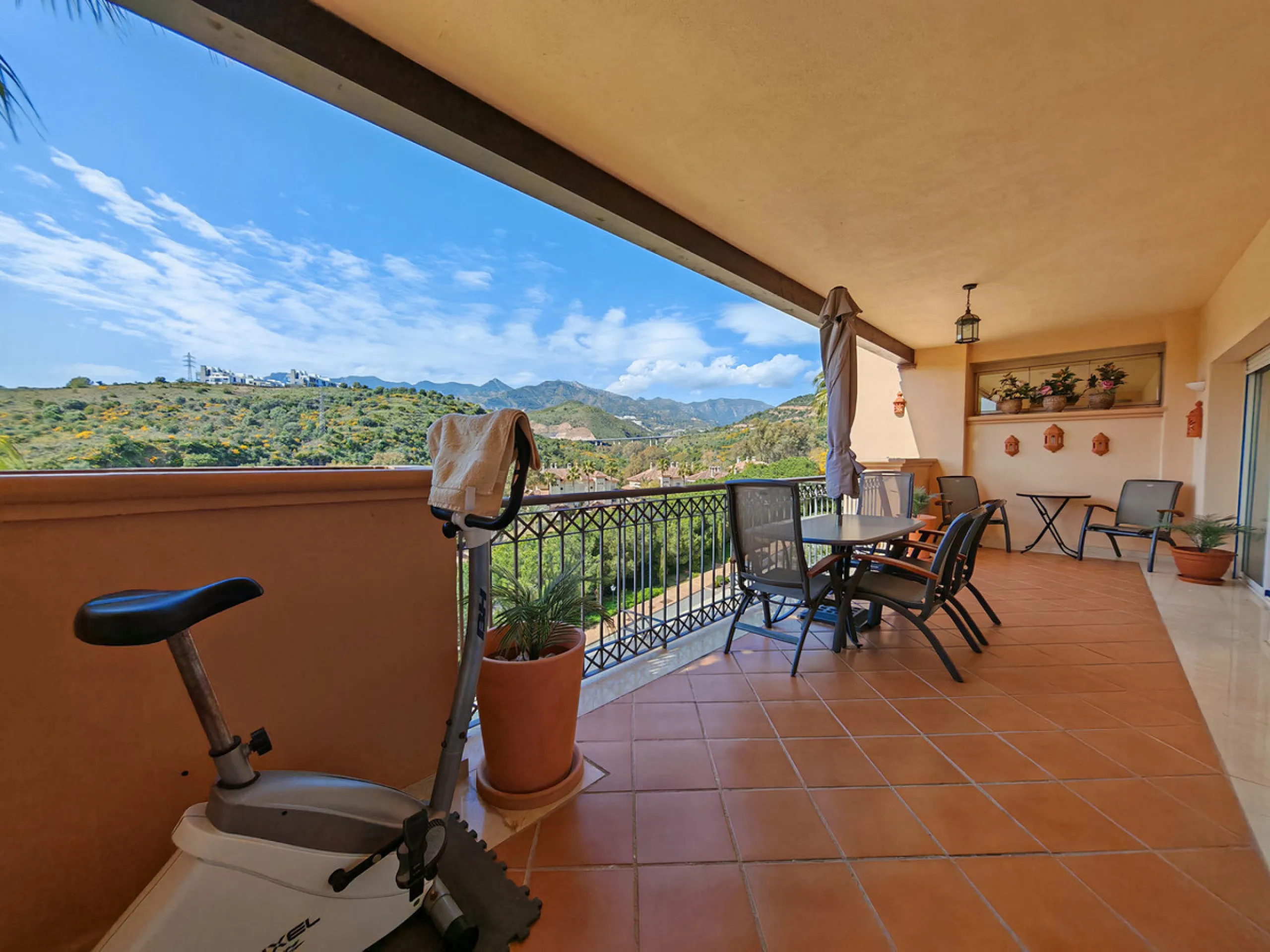 Apartment for sale in Rio Real Golf, Marbella with 2 bedrooms, 2 bathrooms, 2 en suite bathrooms and with orientation west, with communal swimming pool, private garage (1 parking spaces) and communal garden. Regarding property dimensions, it has 170 m² bu
