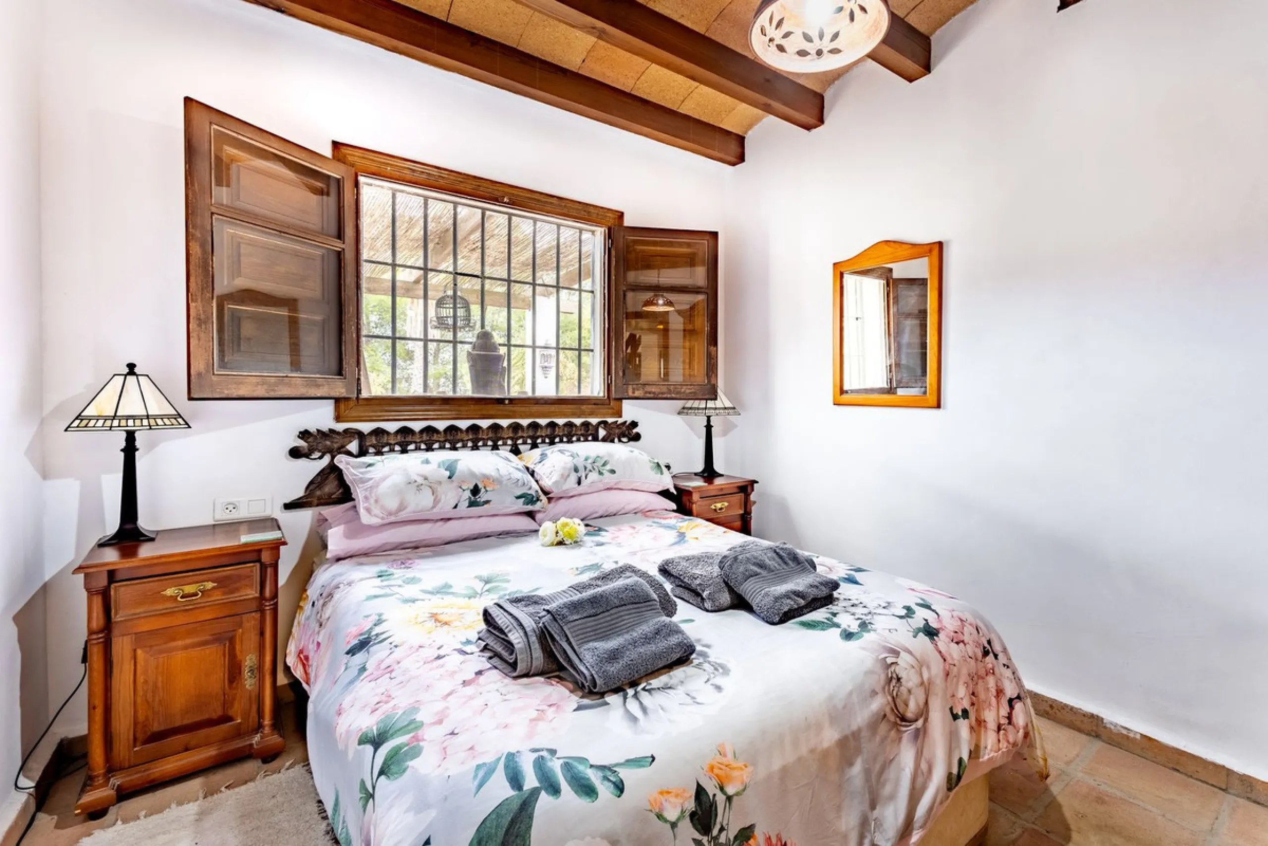 Feature Rich 3 Bedroom Finca, Great Access, Location and Views.