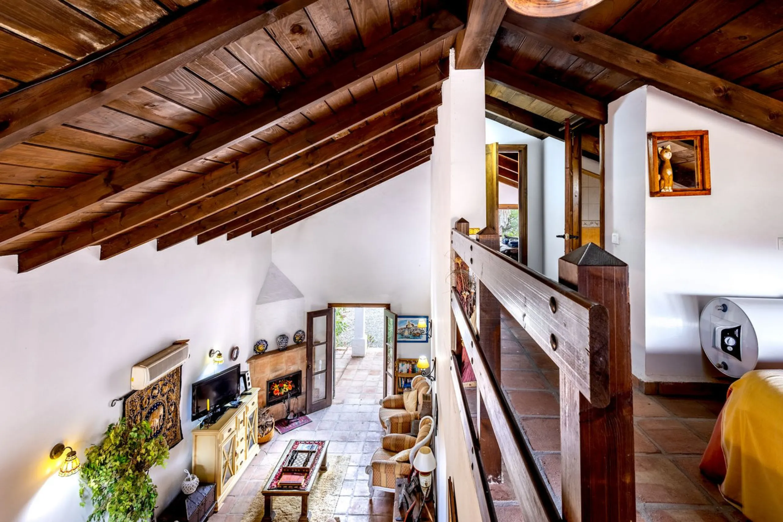 Feature Rich 3 Bedroom Finca, Great Access, Location and Views.