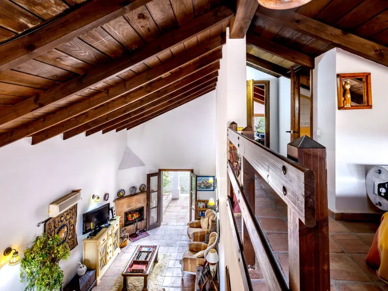 Feature Rich 3 Bedroom Finca, Great Access, Location and Views.