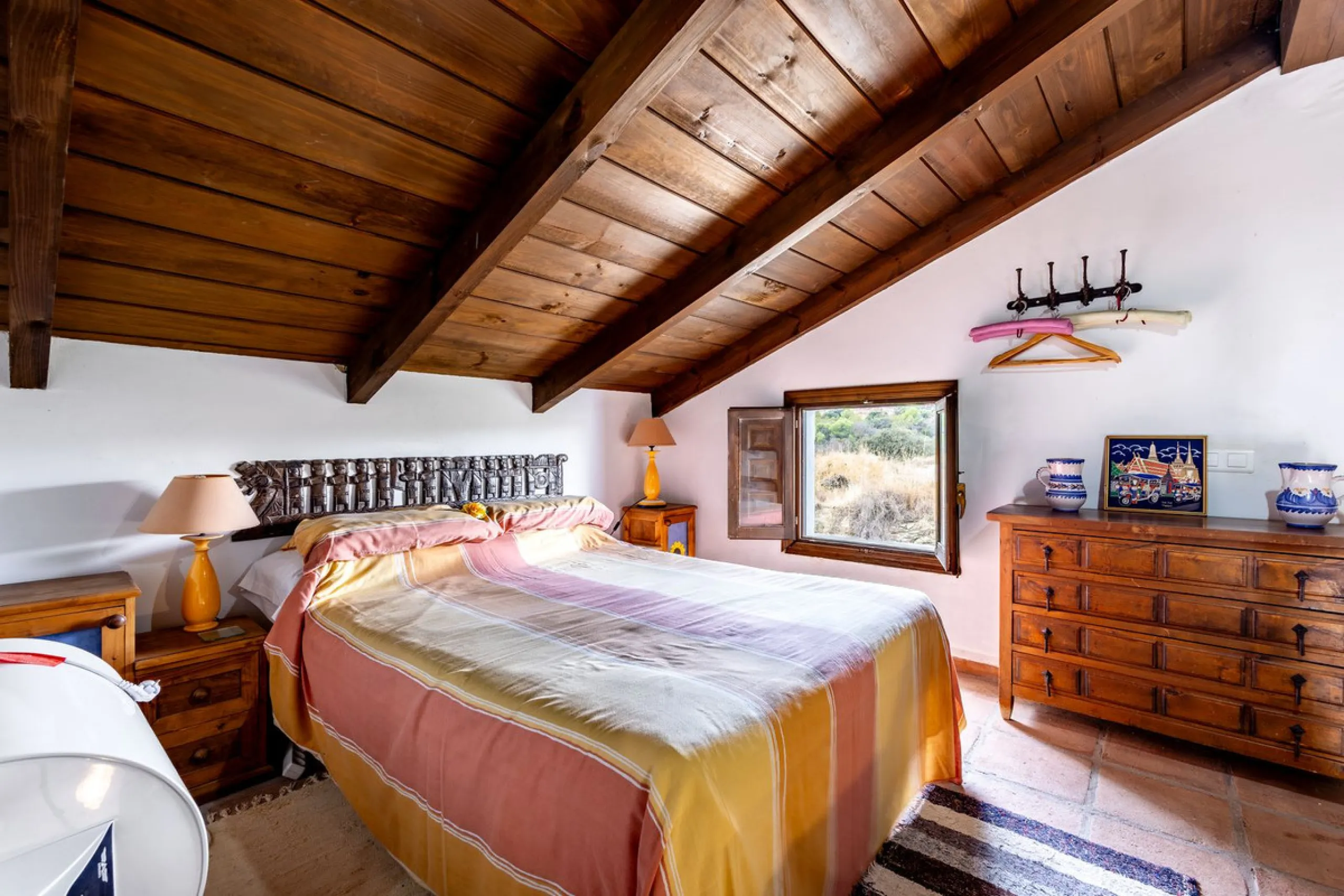 Feature Rich 3 Bedroom Finca, Great Access, Location and Views.