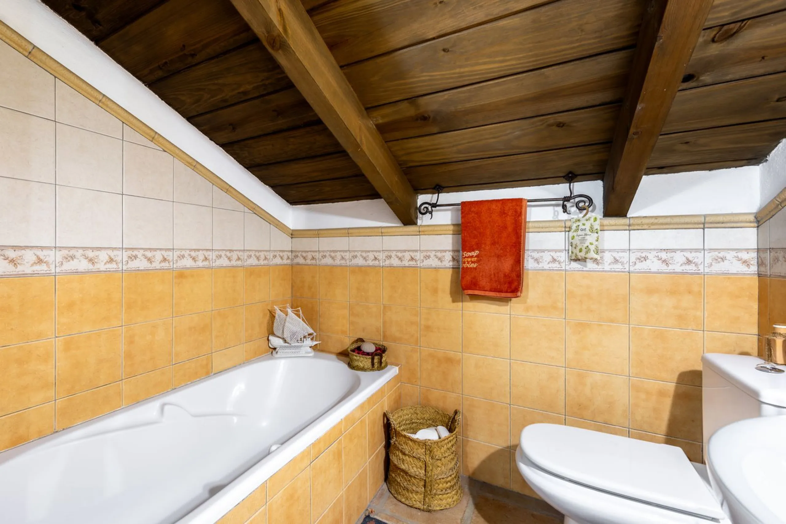 Feature Rich 3 Bedroom Finca, Great Access, Location and Views.
