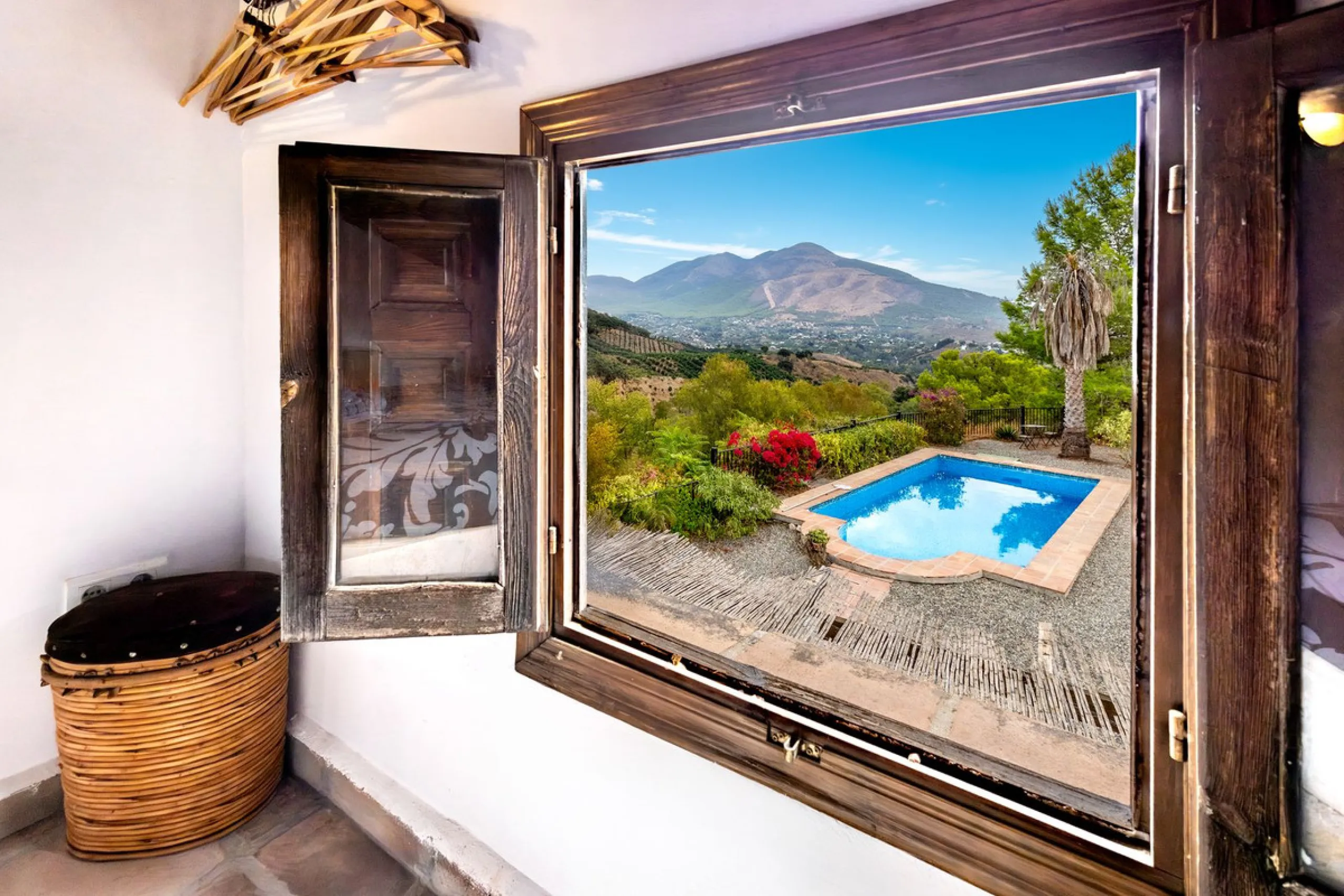 Feature Rich 3 Bedroom Finca, Great Access, Location and Views.