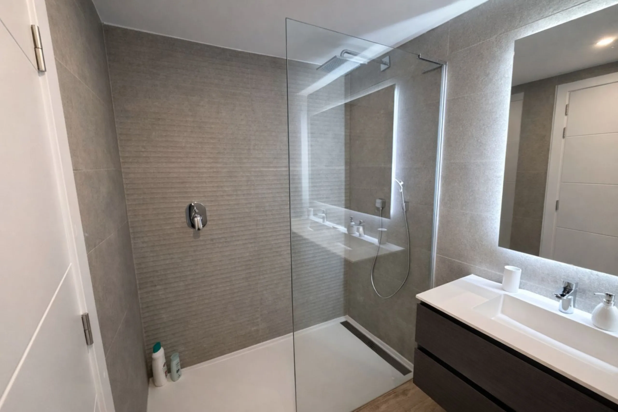 Apartment - Ground Floor Apartment в продаже в Casares, Málaga. В доме 2 спален и 2 ванных комнат. Площадь дома 109 м². Площадь участка 422 м²