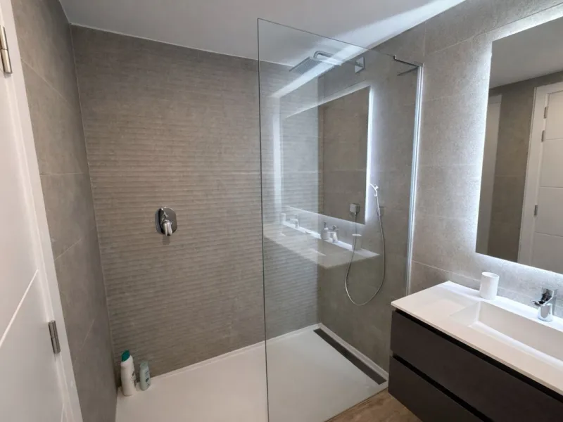 Apartment - Ground Floor Apartment в продаже в Casares, Málaga. В доме 2 спален и 2 ванных комнат. Площадь дома 109 м². Площадь участка 422 м²